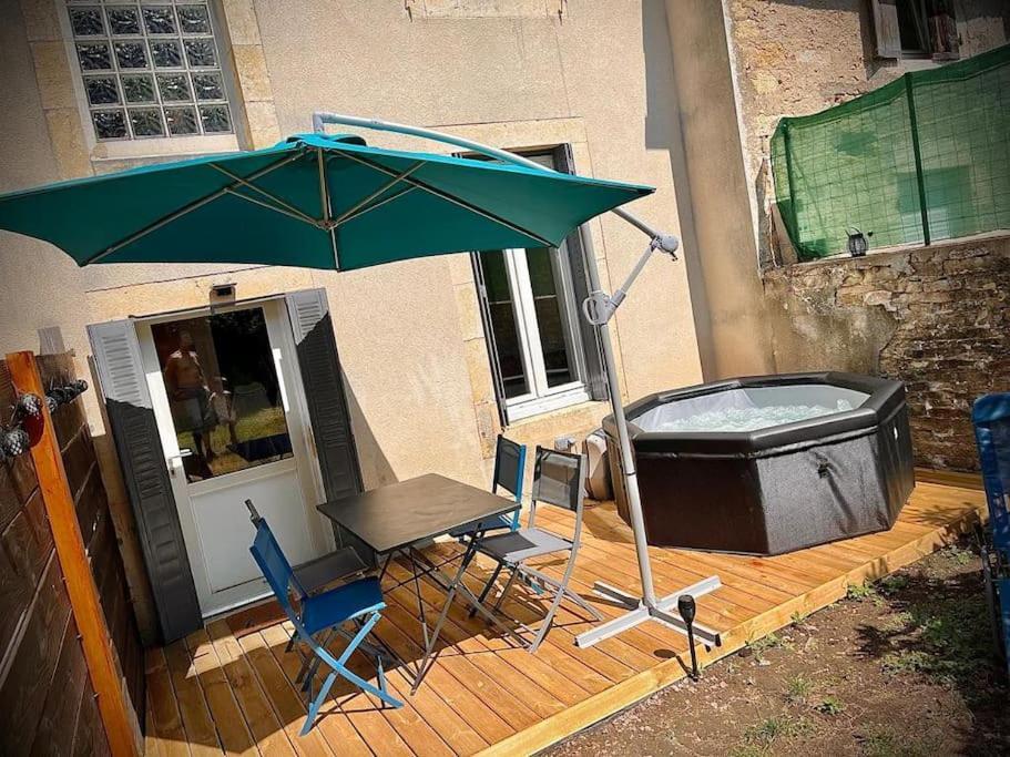 Tres Bel Appartement Avec Jardin Et Jacuzzi Scey-sur-Saone-et-Saint-Albin Eksteriør billede